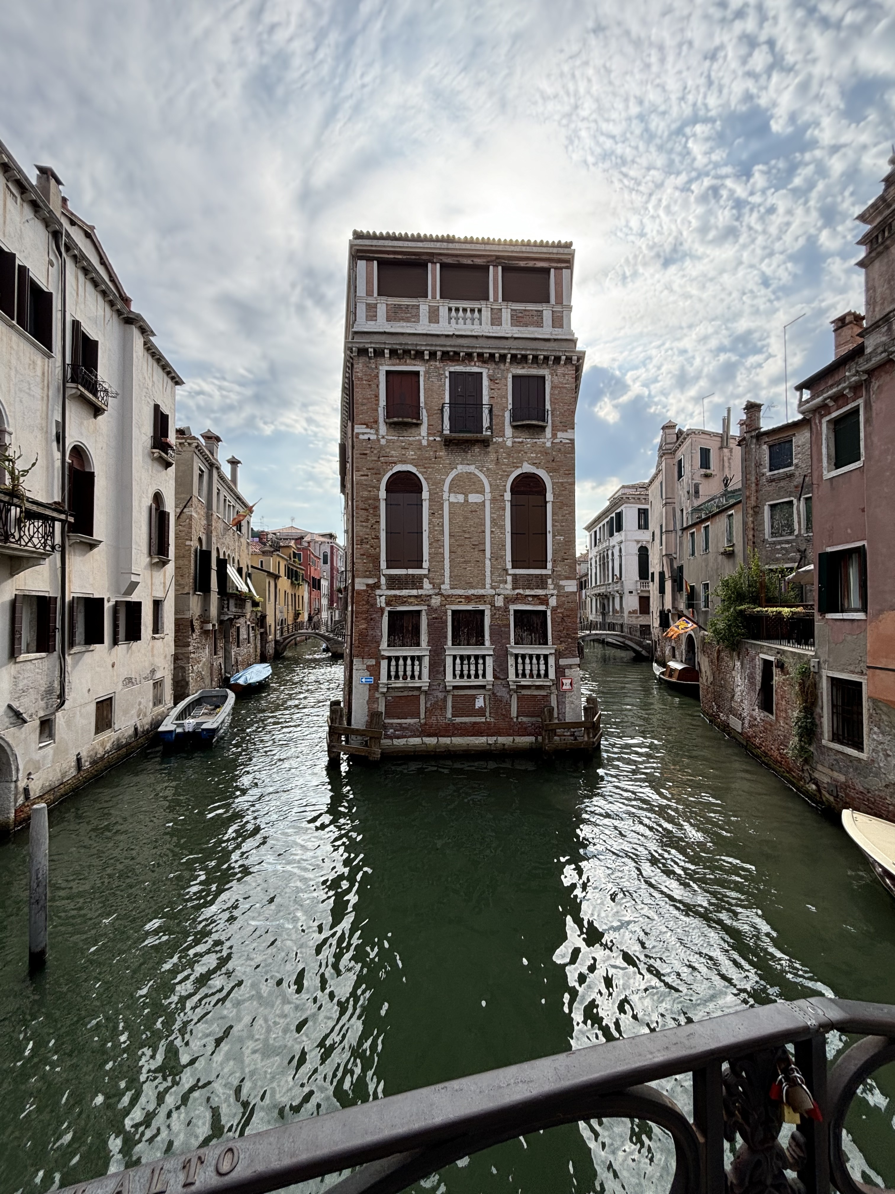 I Segreti di Venezia: La casa penisola del Sestiere di Castello, benvenuti a Palazzo Tetta - Castello