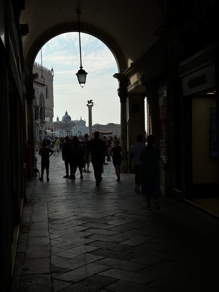 piazza san marco dal portico dell'orologio dei mori