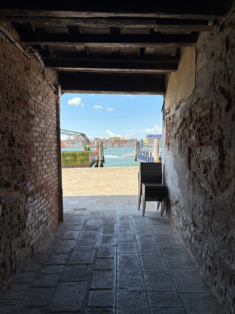 scorcio verso la Giudecca da Dorsoduro in fondamenta zattere
