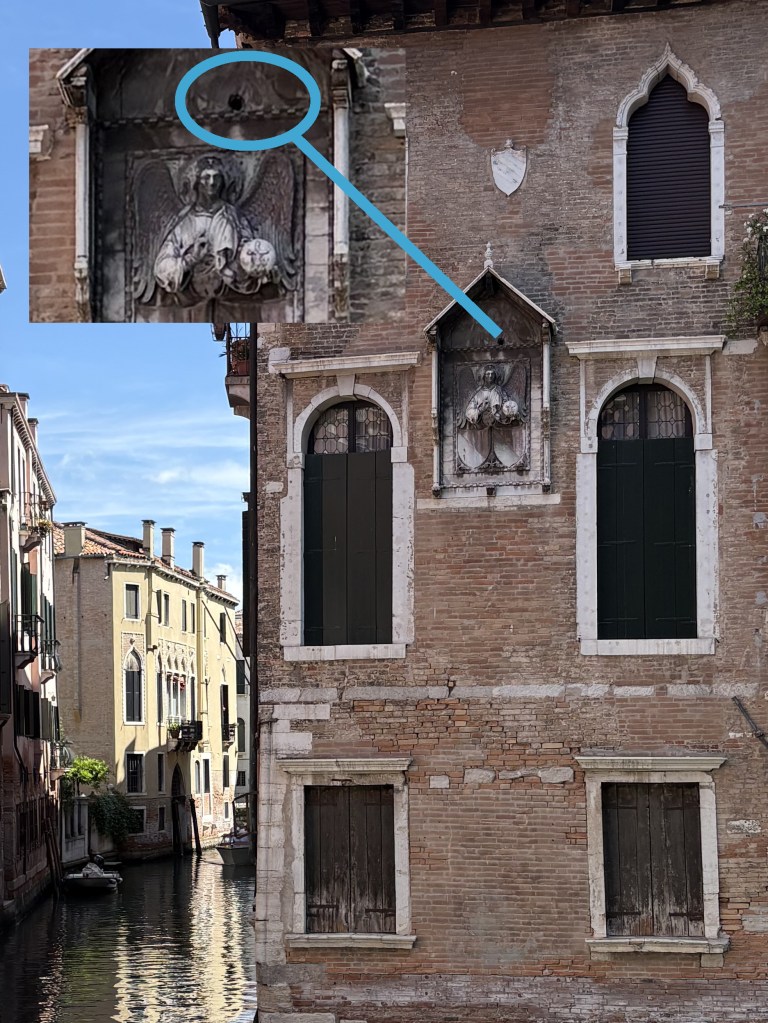 il Foro del Diavolo e l'altorilievo dell'Angelo